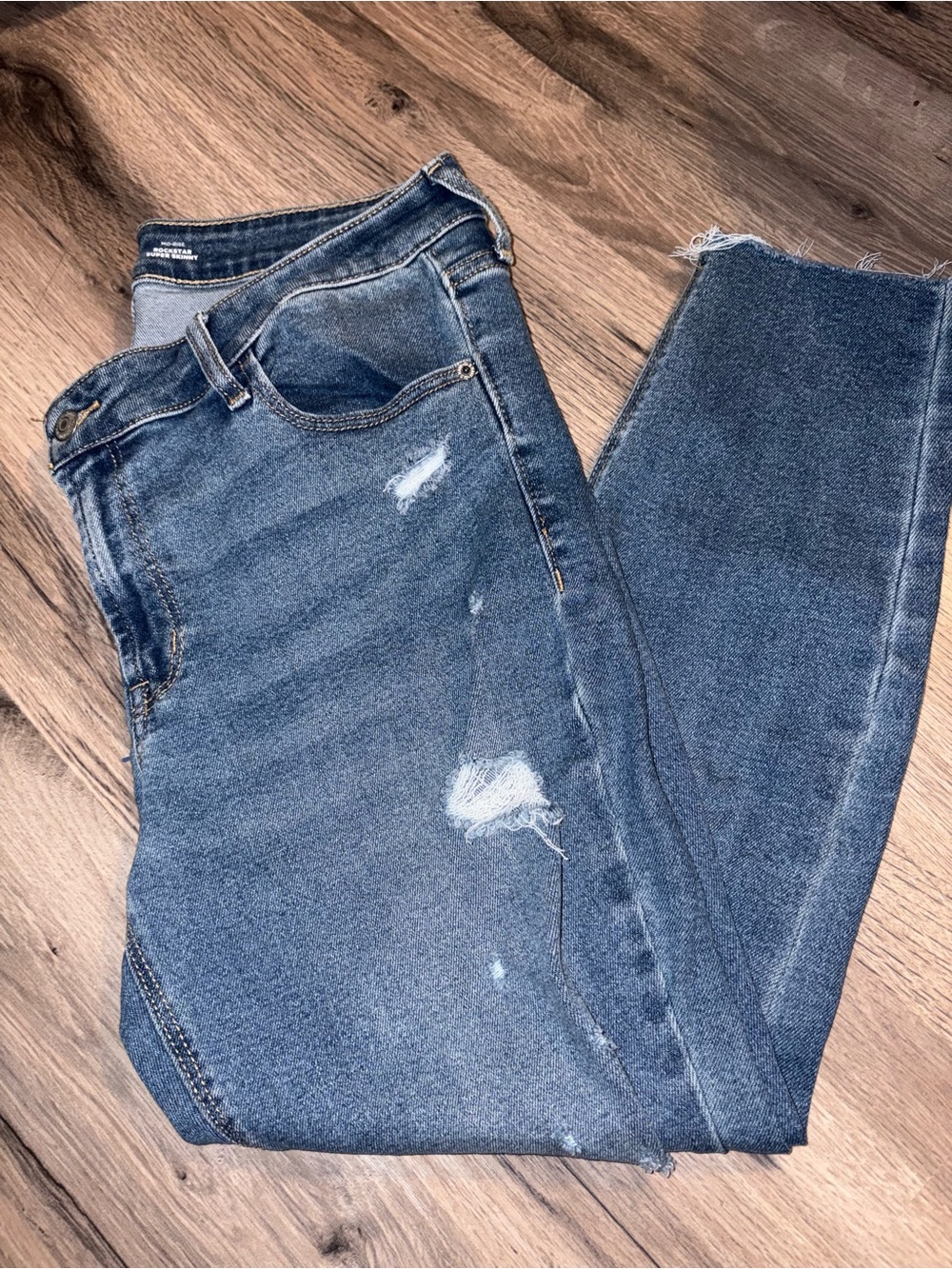 Old Navy Rockstar Super Skinny Women's Distressed Blue Jeans